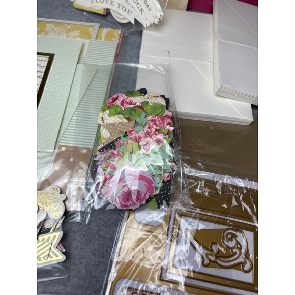 Anna Griffin Fancy Flips Card Making Kit & Cutting Dies New Makes 30 Cards - Picture 4 of 16